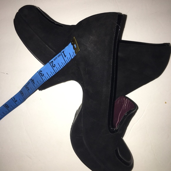 Black heels size 8 - Picture 8 of 11